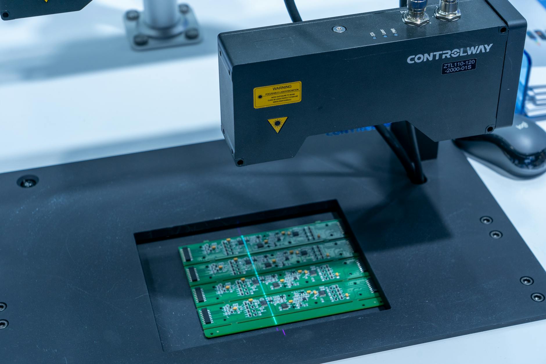 Automatic Functional PCB Tester by Su-vastika