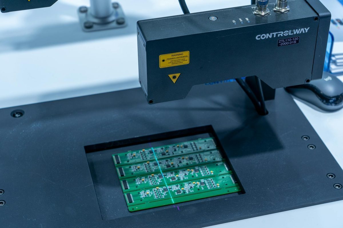 Automatic Functional PCB Tester by Su-vastika