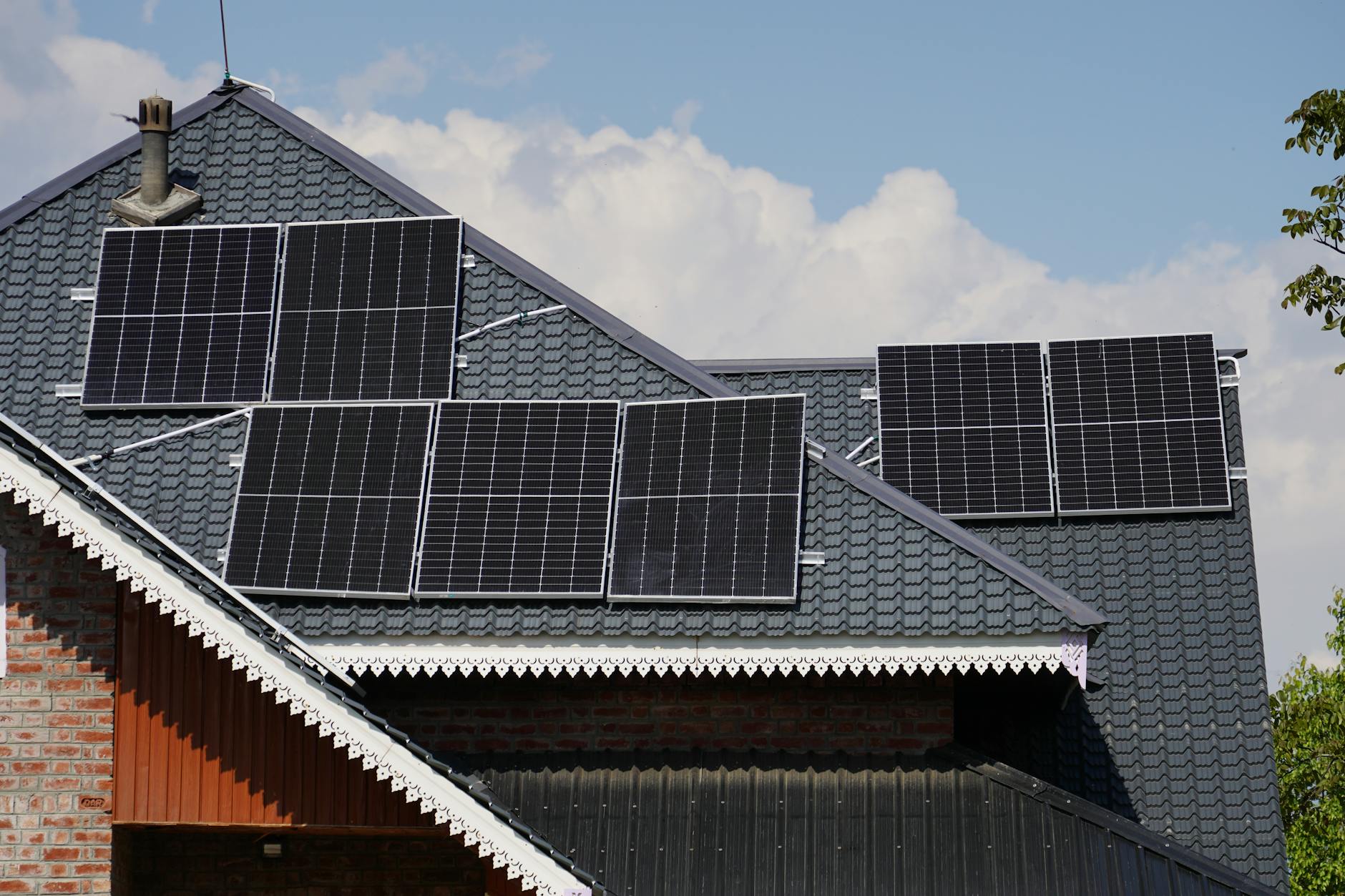 Efficient Solar Power with Su-svastika's 2.5KVA Solar MPPT PCU