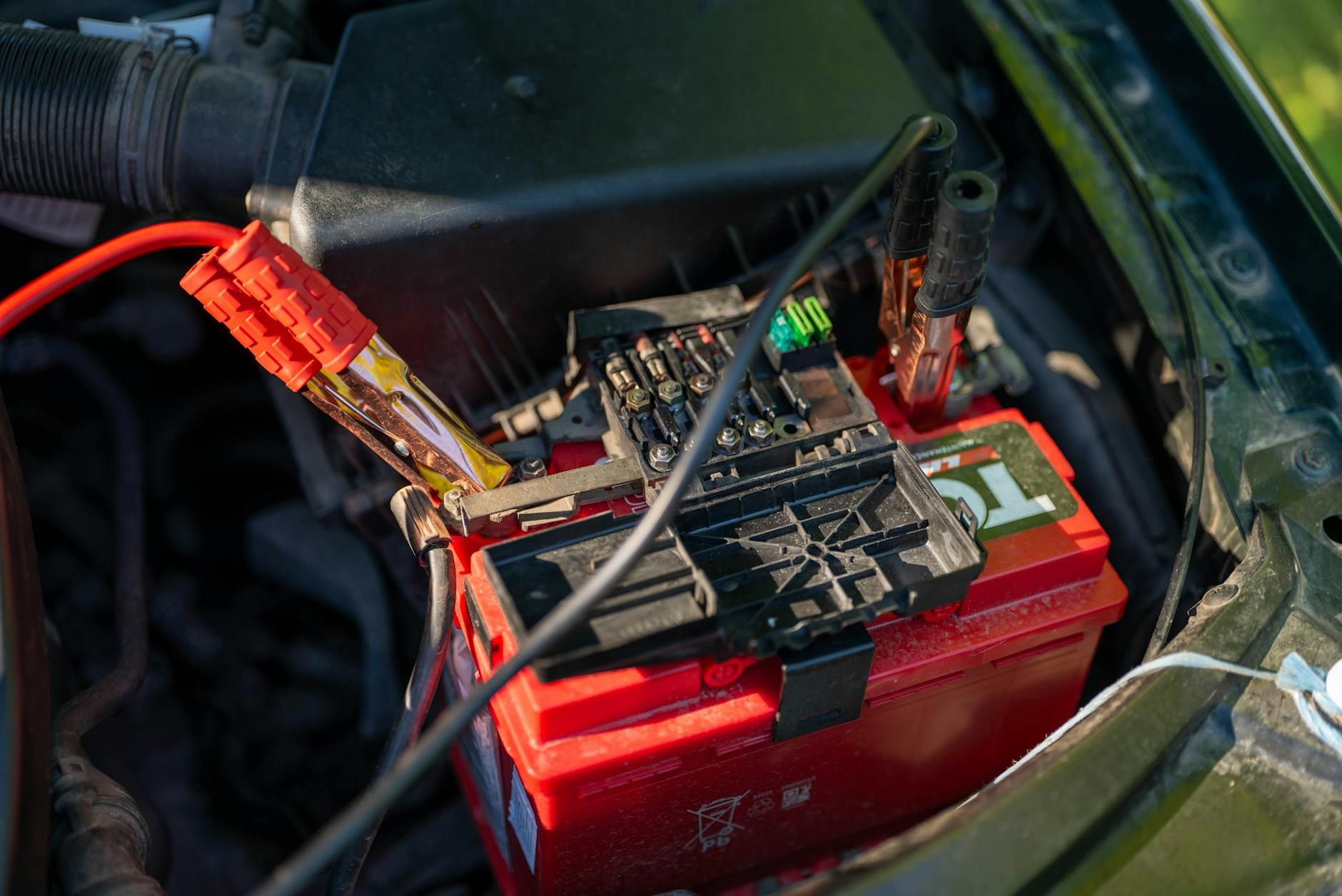 Maximize Battery Life with Su-vastika’s Wireless Lithium Battery Voltage Tester